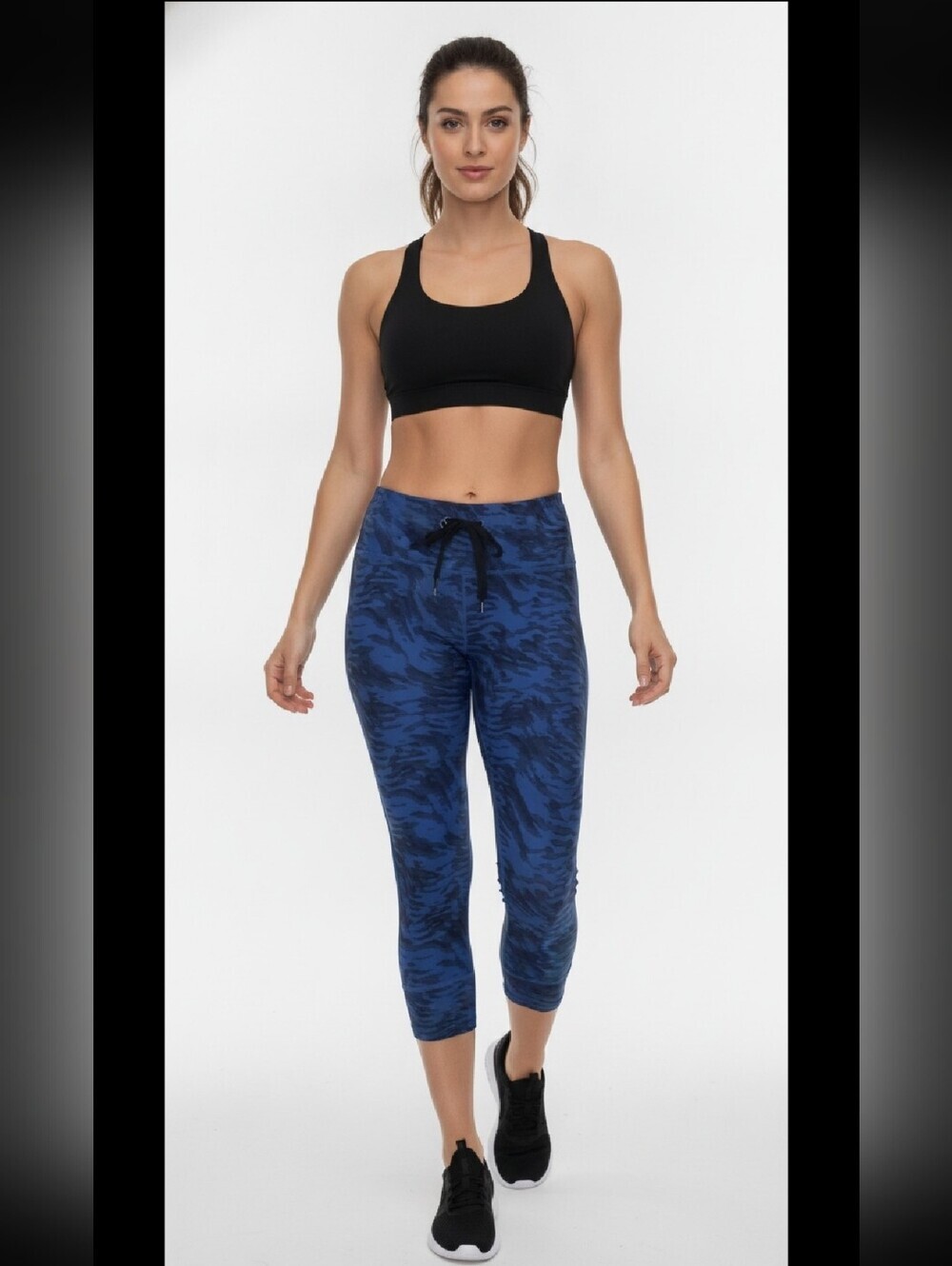 Gap fit cropped blue tiger print leggings